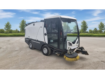 מטאטא כבישים JOHNSTON