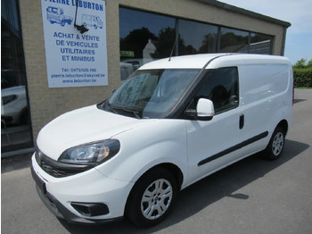 כלי רכב מסחרי עם לוח FIAT Doblo