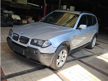 סדאן BMW