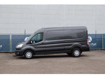 כלי רכב מסחרי עם לוח FORD Transit