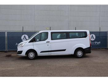 כלי רכב מסחרי עם לוח FORD Transit