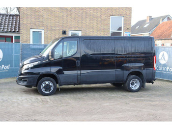 כלי רכב מסחרי עם לוח IVECO Daily