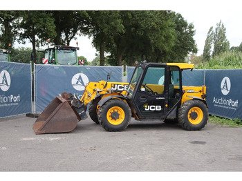 מפעיל טלסקופי JCB