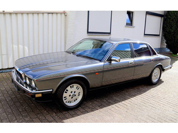מכונית JAGUAR