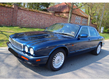מכונית JAGUAR