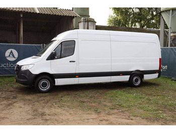כלי רכב מסחרי עם לוח MERCEDES-BENZ Sprinter