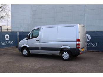 כלי רכב מסחרי עם לוח Mercedes-Benz Sprinter: תמונה 4 כלי רכב מסחרי עם לוח Mercedes-Benz Sprinter: תמונה 4