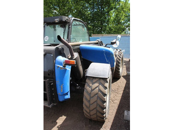 מפעיל טלסקופי New Holland LM425: תמונה 5