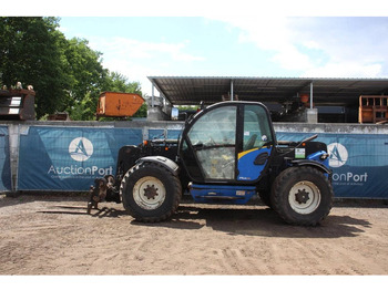 מפעיל טלסקופי New Holland LM425: תמונה 2