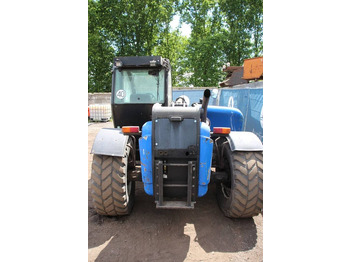 מפעיל טלסקופי New Holland LM425: תמונה 4