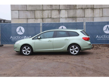 מכונית Opel Astra Sports Tourer: תמונה 3 מכונית Opel Astra Sports Tourer: תמונה 3