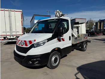 פלטפורמה אווירית מותקנת על משאית IVECO Daily 35s14