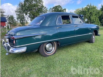 מכונית FORD V-8 CUSTOM DE LUXE: תמונה 5
