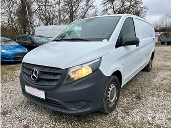 כלי רכב מסחרי עם לוח MERCEDES-BENZ Vito 116