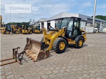מעמיס גלגלים CATERPILLAR 906M