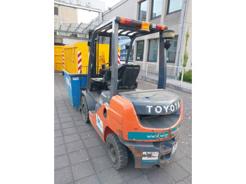 מלגזת סולר TOYOTA FDF 25