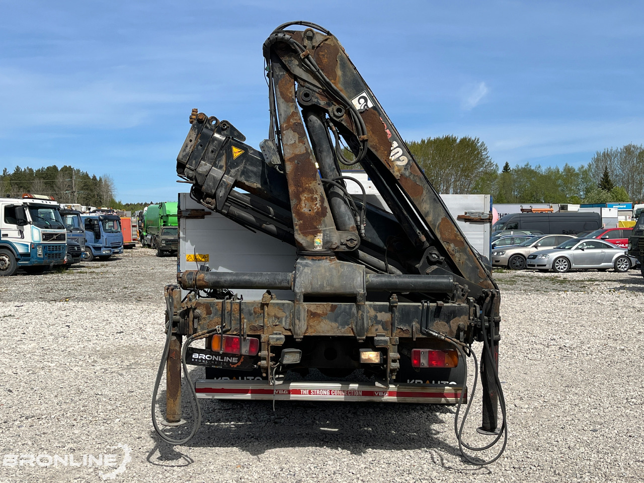 2000 Volvo FL220 4x2 + Hiab 102-4 - משאית צד נופל/ שטוחה, משאית מנוף: תמונה 5 2000 Volvo FL220 4x2 + Hiab 102-4 - משאית צד נופל/ שטוחה, משאית מנוף: תמונה 5
