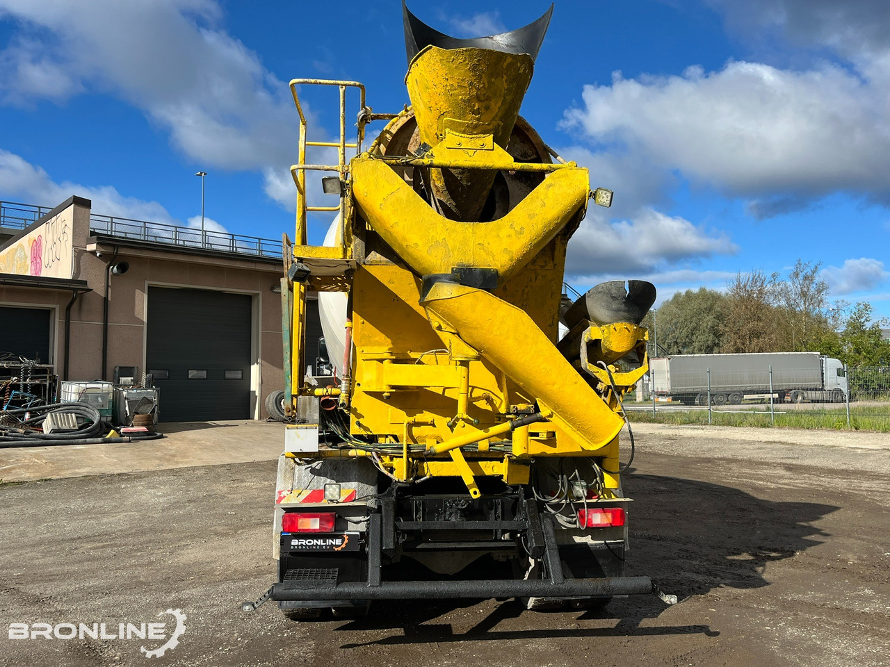 2004 Volvo FM12 420 8x4 Intermix 10m³ - משאית מערבלת בטון: תמונה 5 2004 Volvo FM12 420 8x4 Intermix 10m³ - משאית מערבלת בטון: תמונה 5