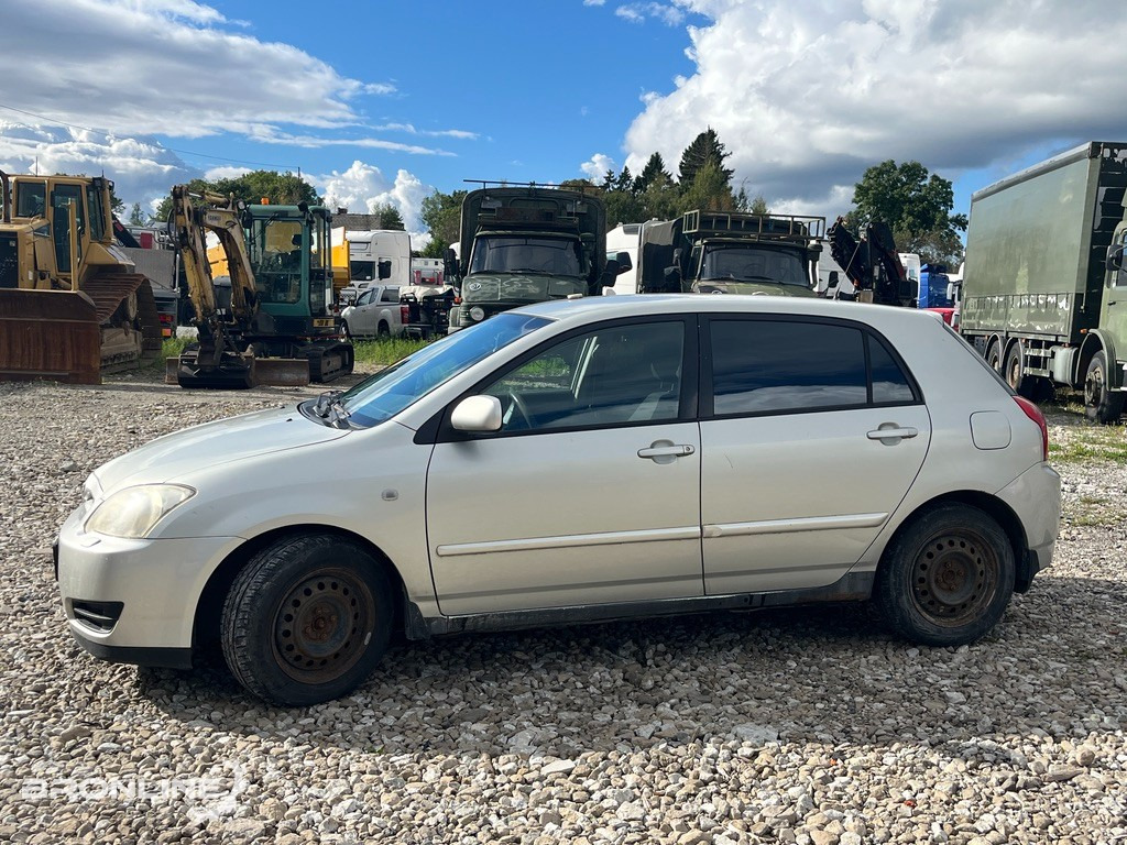 2005 Toyota Corolla 1.6 81kW - מכונית: תמונה 4 2005 Toyota Corolla 1.6 81kW - מכונית: תמונה 4