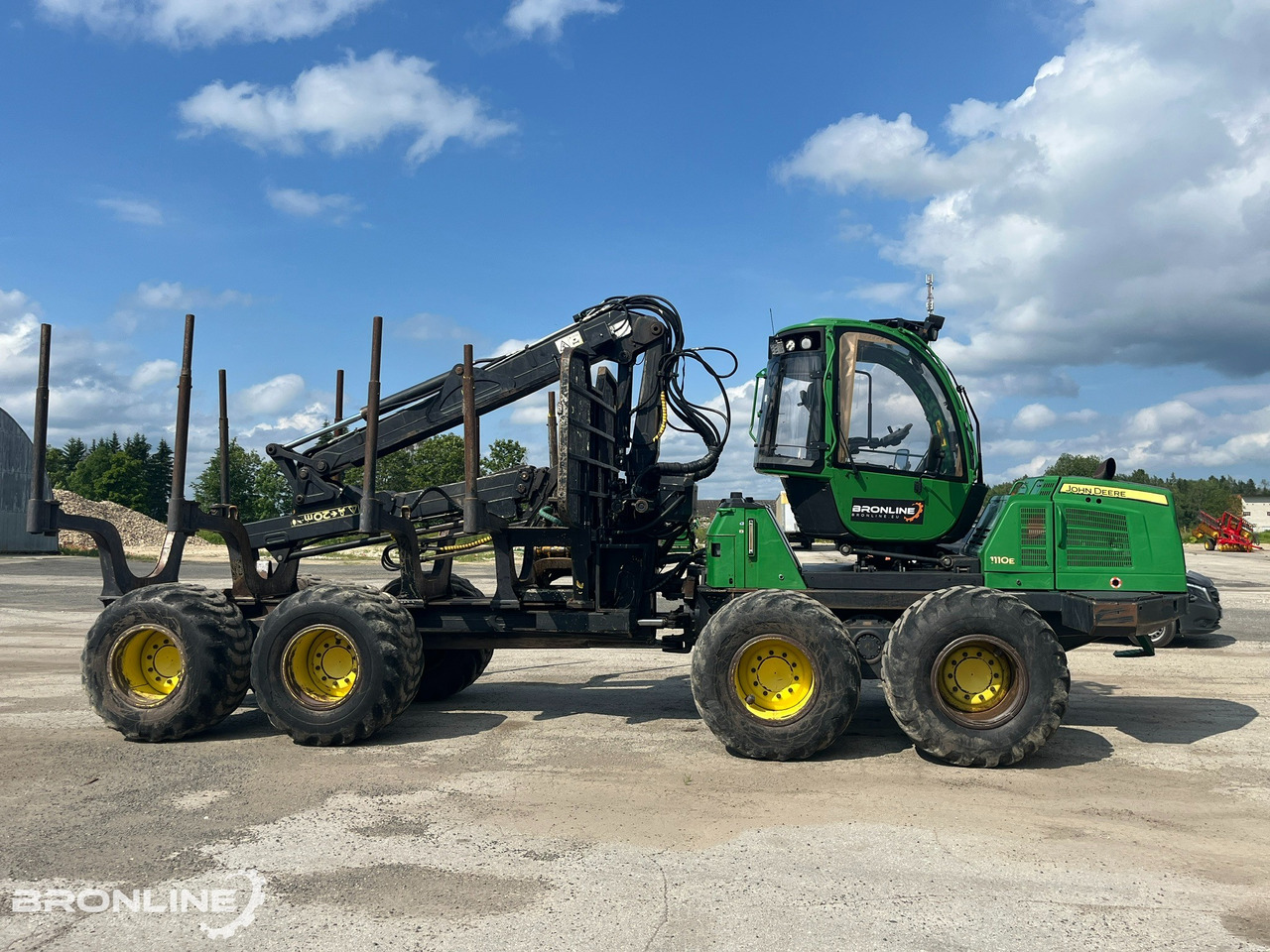 2010 John Deere 1110E Forwarder 8x8 - משלח: תמונה 2 2010 John Deere 1110E Forwarder 8x8 - משלח: תמונה 2