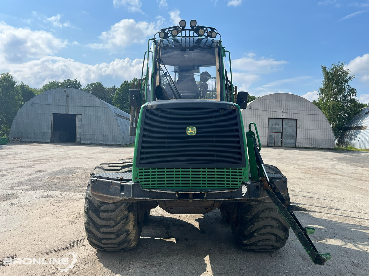 2010 John Deere 1110E Forwarder 8x8 - משלח: תמונה 3 2010 John Deere 1110E Forwarder 8x8 - משלח: תמונה 3