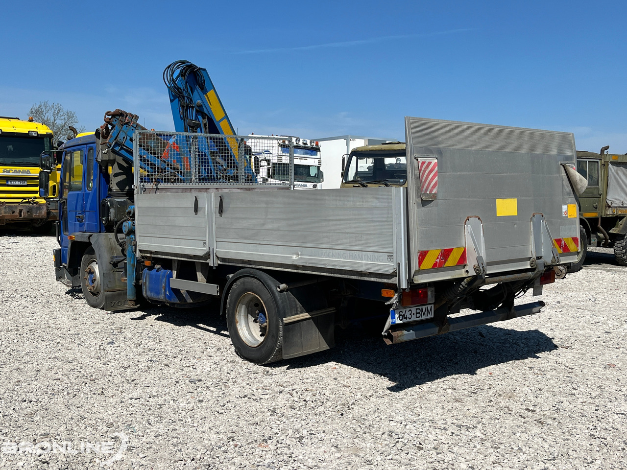 VOLVO FL611 + Palfinger PK 8200 - משאית צד נופל/ שטוחה, משאית מנוף: תמונה 3 VOLVO FL611 + Palfinger PK 8200 - משאית צד נופל/ שטוחה, משאית מנוף: תמונה 3