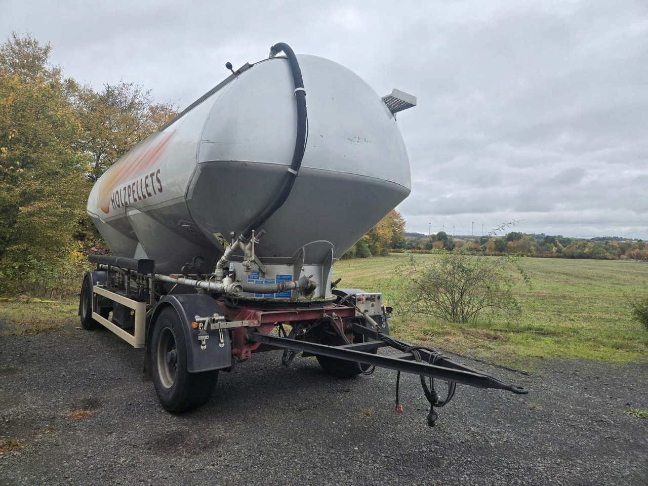 Feldbinder Heut 31.2 Silo 31m³ 3 Kammern - סמיטריילר Silo: תמונה 1 Feldbinder Heut 31.2 Silo 31m³ 3 Kammern - סמיטריילר Silo: תמונה 1