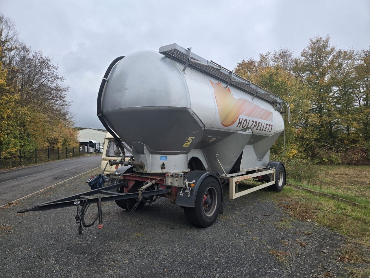Feldbinder Heut 31.2 Silo 31m³ 3 Kammern - סמיטריילר Silo: תמונה 2 Feldbinder Heut 31.2 Silo 31m³ 3 Kammern - סמיטריילר Silo: תמונה 2