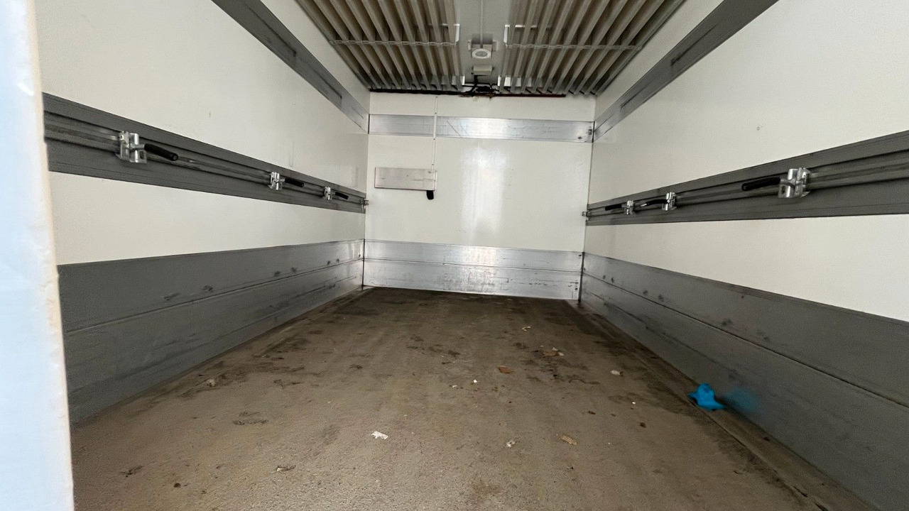 Iveco 50C18 Kühler Kühlkoffer Frigoblock Iveco 50C18 Kühler Kühlkoffer Frigoblock - כלי רכב מסחרי לקירור: תמונה 5 Iveco 50C18 Kühler Kühlkoffer Frigoblock Iveco 50C18 Kühler Kühlkoffer Frigoblock - כלי רכב מסחרי לקירור: תמונה 5