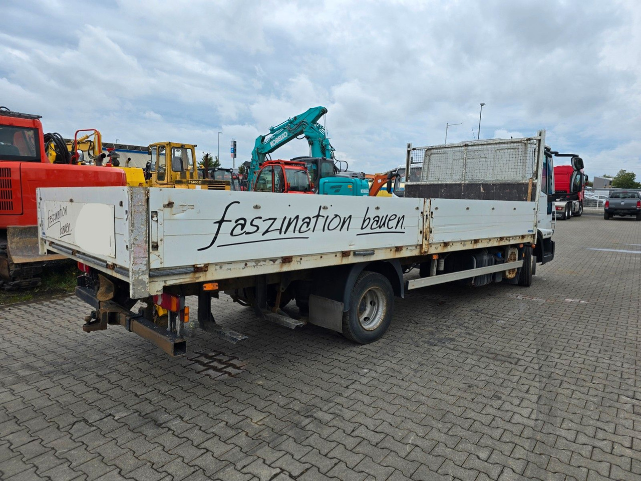 Iveco ML80E22/P Pritsche lang 6m Eurocargo - משאית צד נופל/ שטוחה: תמונה 4 Iveco ML80E22/P Pritsche lang 6m Eurocargo - משאית צד נופל/ שטוחה: תמונה 4