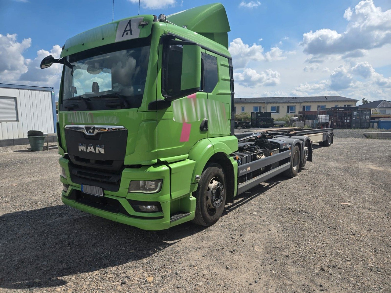 MAN TGS 26.510 Abrollkipper HIAB Lift -Lenkachse - משאית הרמת וו: תמונה 2 MAN TGS 26.510 Abrollkipper HIAB Lift -Lenkachse - משאית הרמת וו: תמונה 2