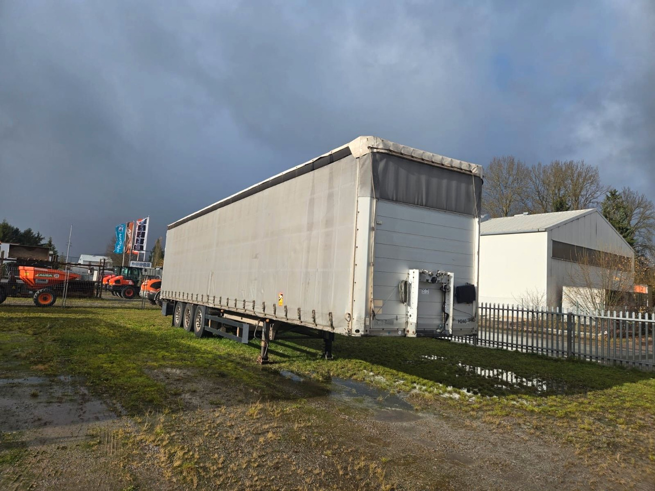 Schmitz Cargobull SCS 24/L - 13.62 EB Pritsche + Plane - סמיטריילר עם וילונות צד: תמונה 1 Schmitz Cargobull SCS 24/L - 13.62 EB Pritsche + Plane - סמיטריילר עם וילונות צד: תמונה 1