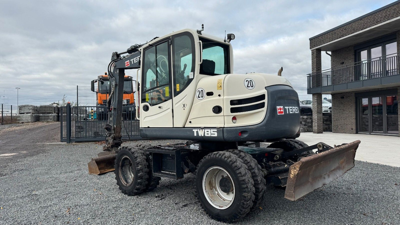 Terex TW85 Mobilbagger Verstellausleger - מחפר גלגלים: תמונה 5 Terex TW85 Mobilbagger Verstellausleger - מחפר גלגלים: תמונה 5