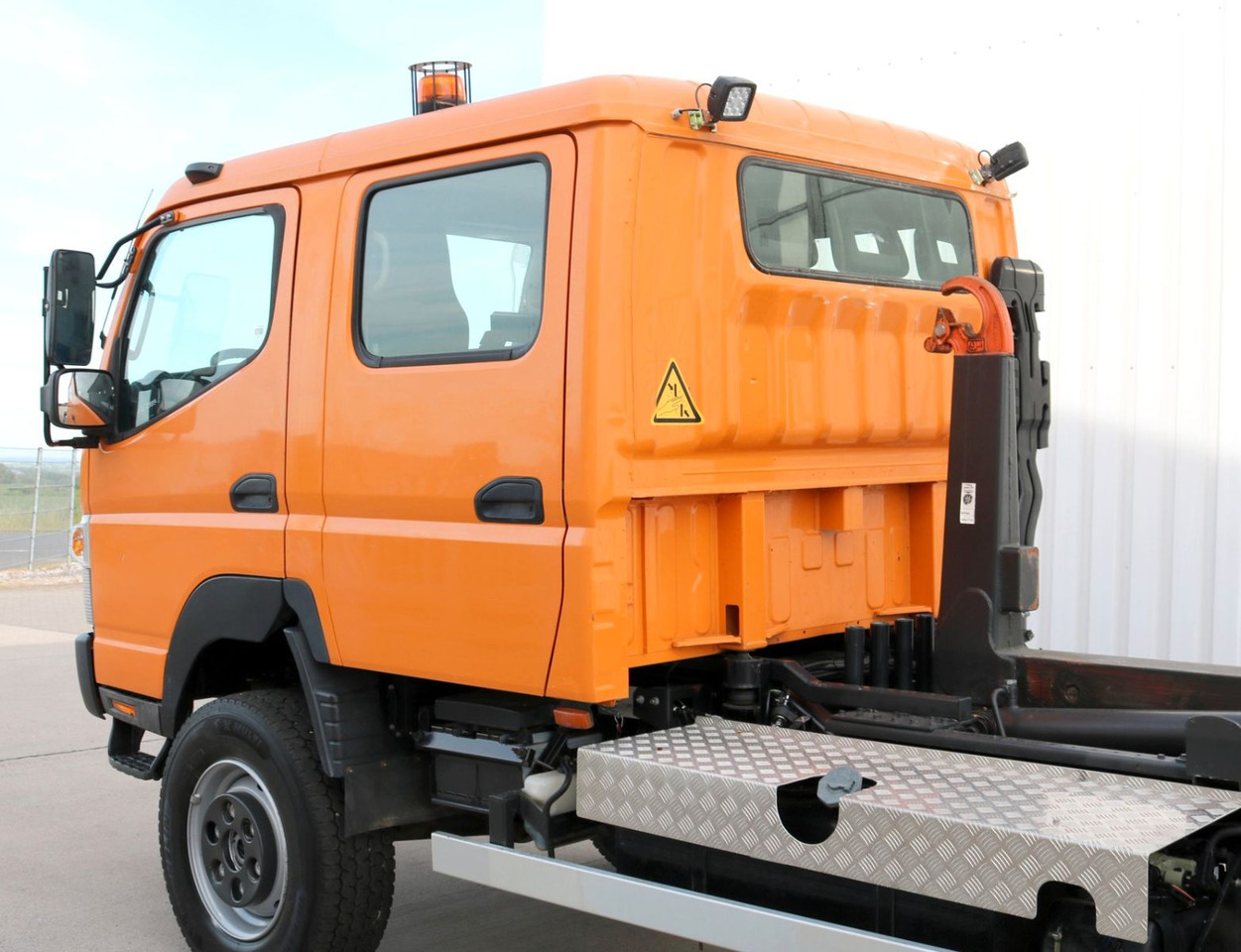 FUSO 6C180 DOKA / 4x4 /KLIMA /WINDE /Standh. / 37tkm - משאית עם שלדת תא: תמונה 5 FUSO 6C180 DOKA / 4x4 /KLIMA /WINDE /Standh. / 37tkm - משאית עם שלדת תא: תמונה 5