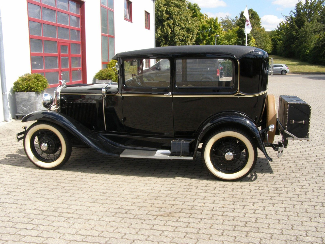 Ford MODELL A / TUDOR + H-Kennzeichen - סדאן: תמונה 3 Ford MODELL A / TUDOR + H-Kennzeichen - סדאן: תמונה 3
