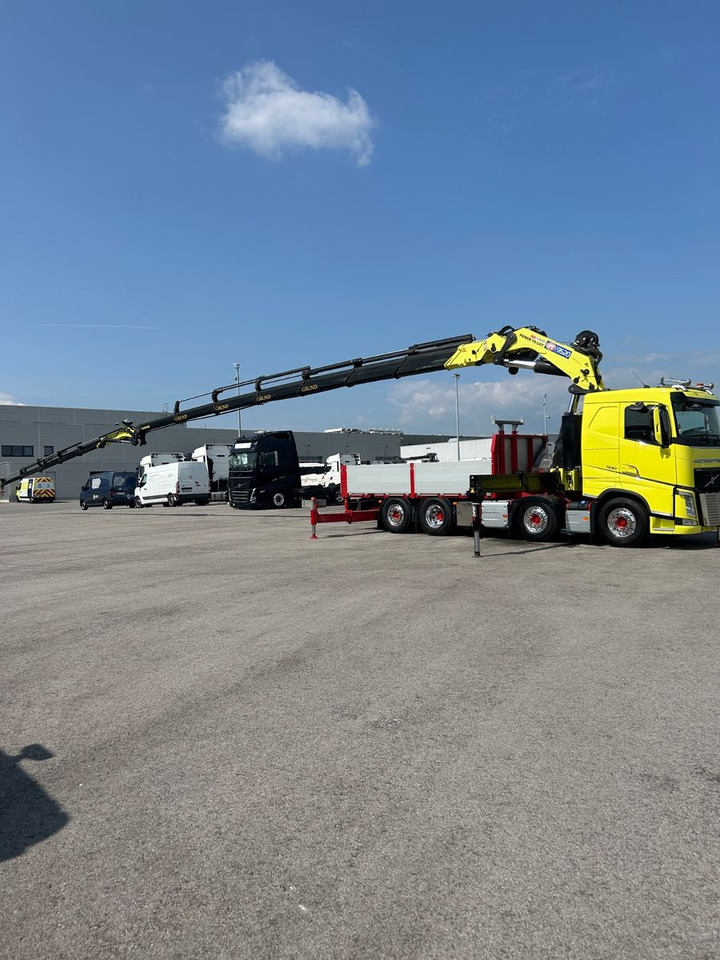 Volvo FH 500 8x2 HMF Kran 9520K - RCS - משאית מנוף: תמונה 2 Volvo FH 500 8x2 HMF Kran 9520K - RCS - משאית מנוף: תמונה 2