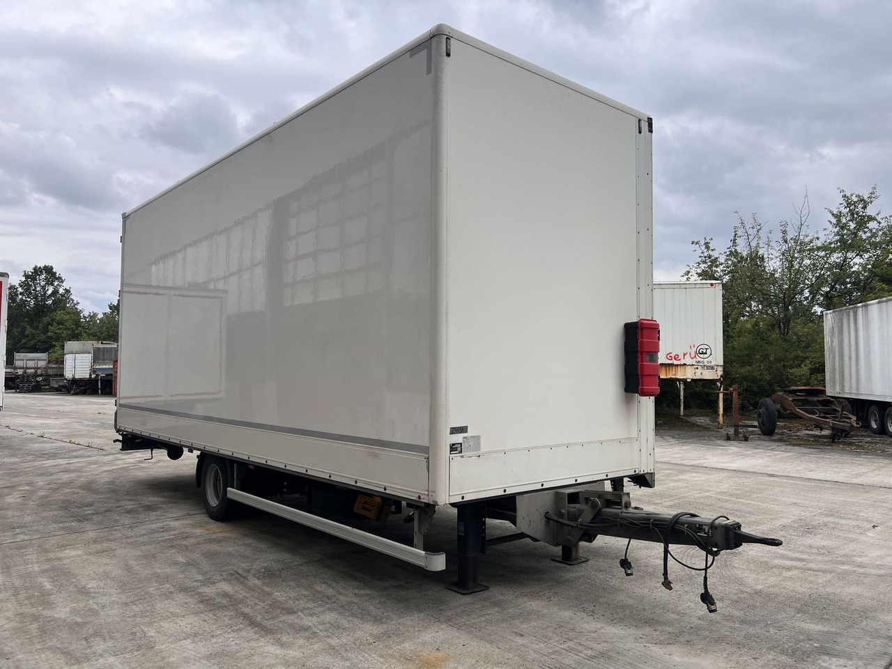 1 Achs Jumbo- Planenanhänger 10,5 t GG - קרון נגרר עם וילונות צד: תמונה 3 1 Achs Jumbo- Planenanhänger 10,5 t GG - קרון נגרר עם וילונות צד: תמונה 3