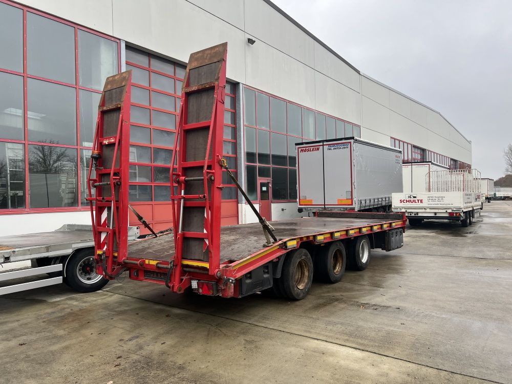 3 Achs Tridemtieflader- Anhänger - קרון נגרר עם מטען נמוך: תמונה 5 3 Achs Tridemtieflader- Anhänger - קרון נגרר עם מטען נמוך: תמונה 5