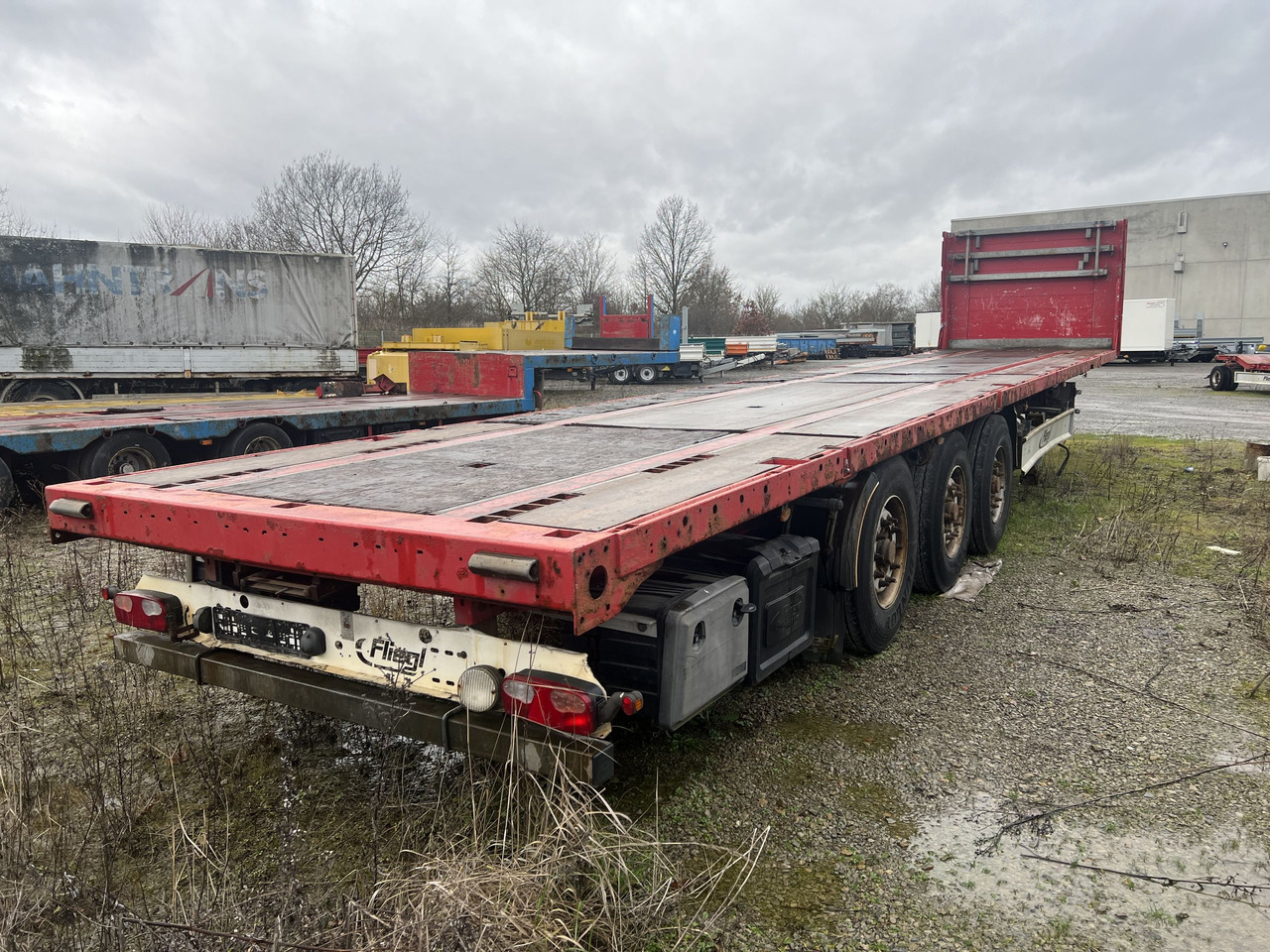 Fliegl SDS350 3 Achs Sattelauflieger - סמיטריילר צד נופל/ שטוח: תמונה 3 Fliegl SDS350 3 Achs Sattelauflieger - סמיטריילר צד נופל/ שטוח: תמונה 3