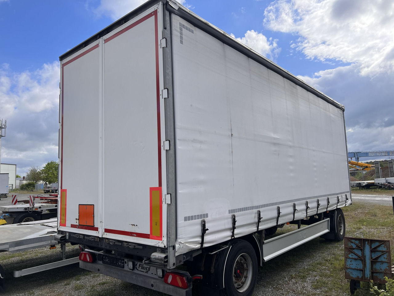 KRONE 2 Achs 2 Achs Jumbo- Planen, Mega, durchladbar - קרון נגרר עם וילונות צד: תמונה 4 KRONE 2 Achs 2 Achs Jumbo- Planen, Mega, durchladbar - קרון נגרר עם וילונות צד: תמונה 4