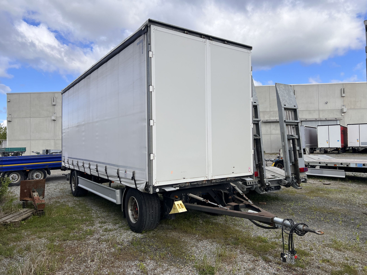 KRONE 2 Achs 2 Achs Jumbo- Planen, Mega, durchladbar - קרון נגרר עם וילונות צד: תמונה 3 KRONE 2 Achs 2 Achs Jumbo- Planen, Mega, durchladbar - קרון נגרר עם וילונות צד: תמונה 3