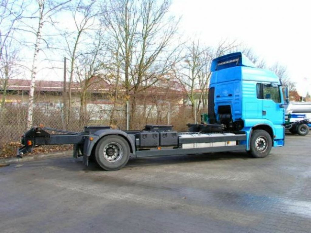 MAN 18.410 TGA2 Achs BDF- LKW - מוביל מכולות/ משאית החלפת גוף: תמונה 4 MAN 18.410 TGA2 Achs BDF- LKW - מוביל מכולות/ משאית החלפת גוף: תמונה 4