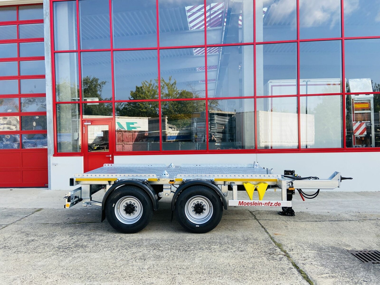 Möslein 14 t GG Tandem- Muldenanhänger - קרון נגרר צד נופל/ שטוח: תמונה 1 Möslein 14 t GG Tandem- Muldenanhänger - קרון נגרר צד נופל/ שטוח: תמונה 1
