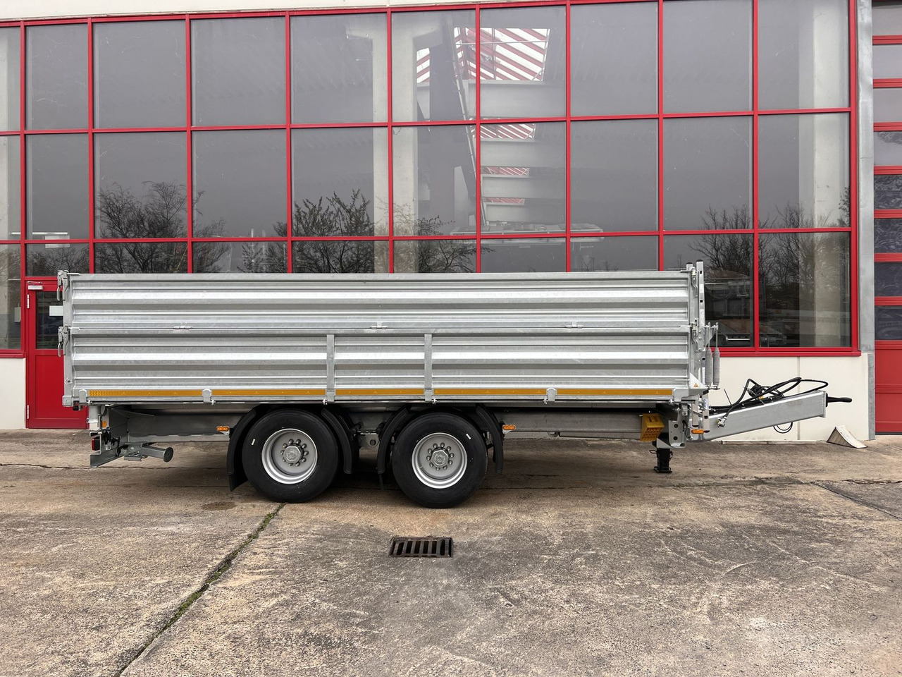 Möslein 19 t Tandem 3 Seiten Kipper TiefladerAufsatzbor - קרון נגרר עם מזהיר: תמונה 1 Möslein 19 t Tandem 3 Seiten Kipper TiefladerAufsatzbor - קרון נגרר עם מזהיר: תמונה 1