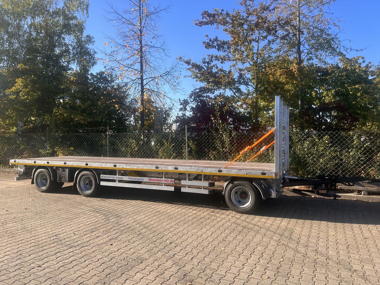 Möslein 3 Achs Jumbo- Plato- Anhänger 8,60 m, Mega - קרון נגרר צד נופל/ שטוח: תמונה 1 Möslein 3 Achs Jumbo- Plato- Anhänger 8,60 m, Mega - קרון נגרר צד נופל/ שטוח: תמונה 1