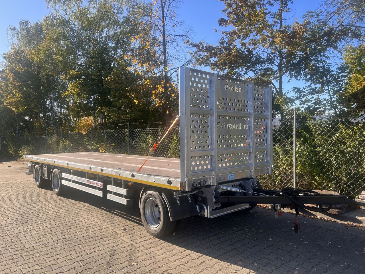 Möslein 3 Achs Jumbo- Plato- Anhänger 8,60 m, Mega - קרון נגרר צד נופל/ שטוח: תמונה 3 Möslein 3 Achs Jumbo- Plato- Anhänger 8,60 m, Mega - קרון נגרר צד נופל/ שטוח: תמונה 3