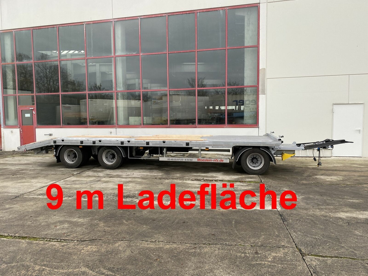 Möslein 3 Achs Tieflader gerader Ladefläche 9 m, Neufah - קרון נגרר עם מטען נמוך: תמונה 1 Möslein 3 Achs Tieflader gerader Ladefläche 9 m, Neufah - קרון נגרר עם מטען נמוך: תמונה 1