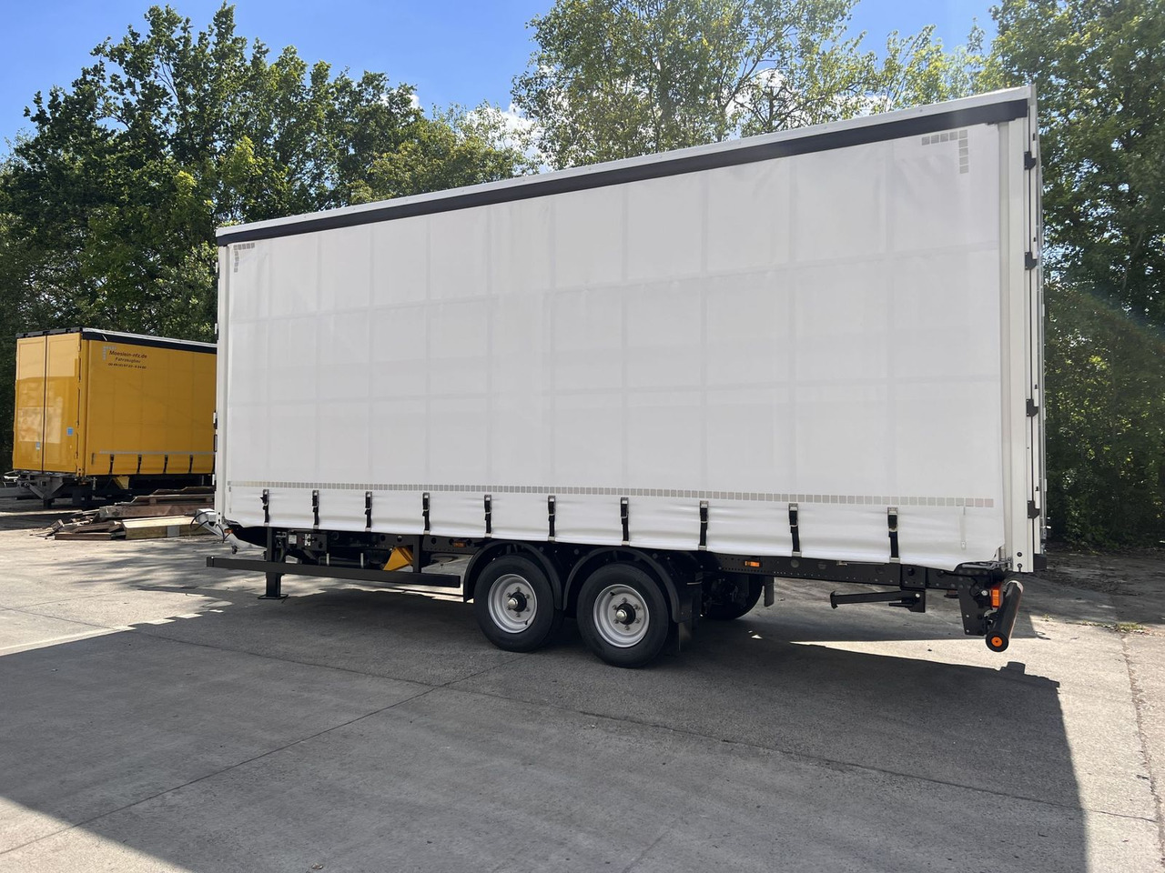 Möslein NEUER Tandem- Planenanhänger Durchladbar - משאית וילונות צד: תמונה 5 Möslein NEUER Tandem- Planenanhänger Durchladbar - משאית וילונות צד: תמונה 5