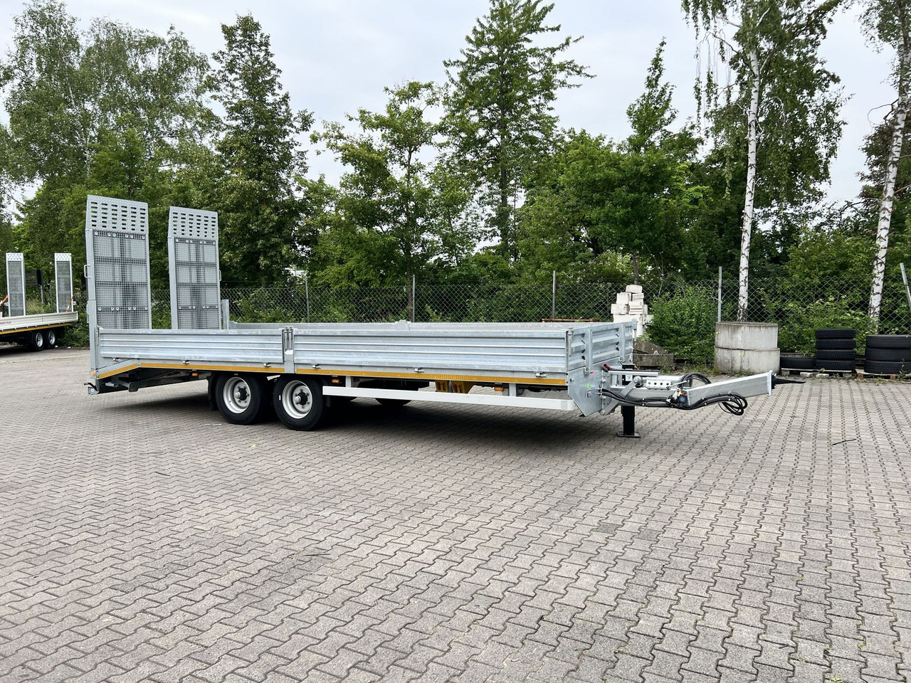 Möslein Neuer Tandemtieflader, 7,28 m Ladefläche, breit - קרון נגרר עם מטען נמוך: תמונה 4 Möslein Neuer Tandemtieflader, 7,28 m Ladefläche, breit - קרון נגרר עם מטען נמוך: תמונה 4