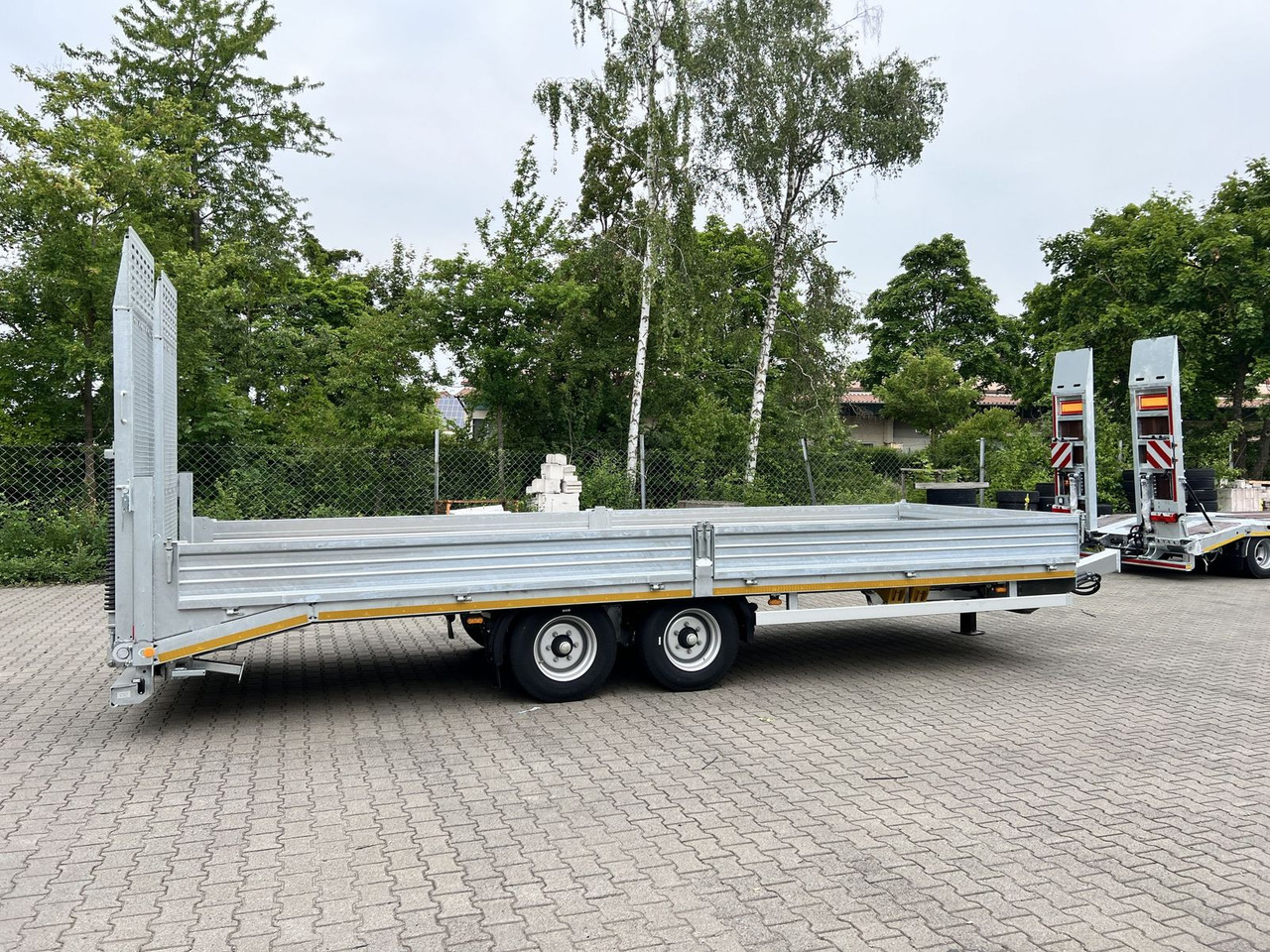 Möslein Neuer Tandemtieflader, 7,28 m Ladefläche, breit - קרון נגרר עם מטען נמוך: תמונה 3 Möslein Neuer Tandemtieflader, 7,28 m Ladefläche, breit - קרון נגרר עם מטען נמוך: תמונה 3